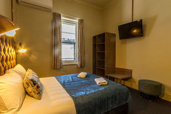 Pretoria Hotel Манъм Екстериор снимка