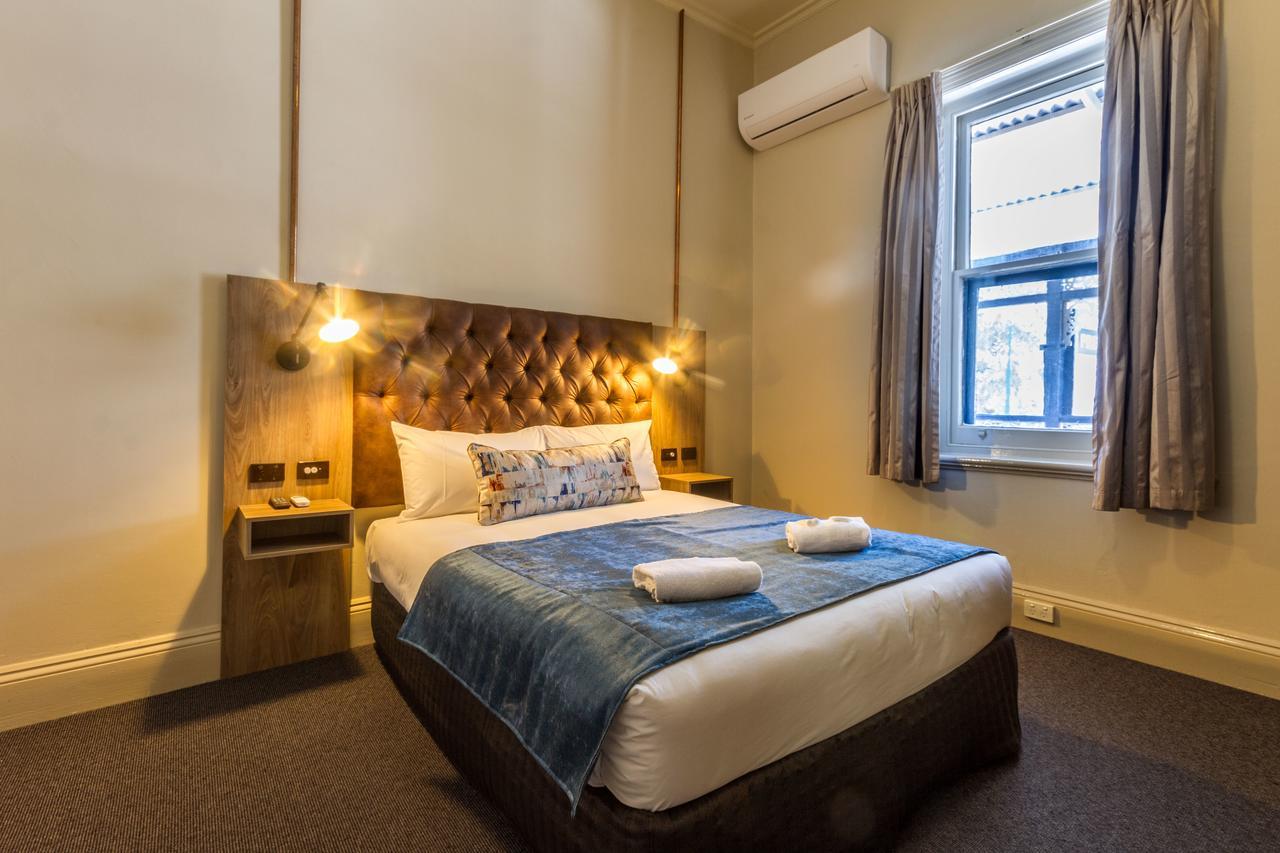 Pretoria Hotel Манъм Екстериор снимка