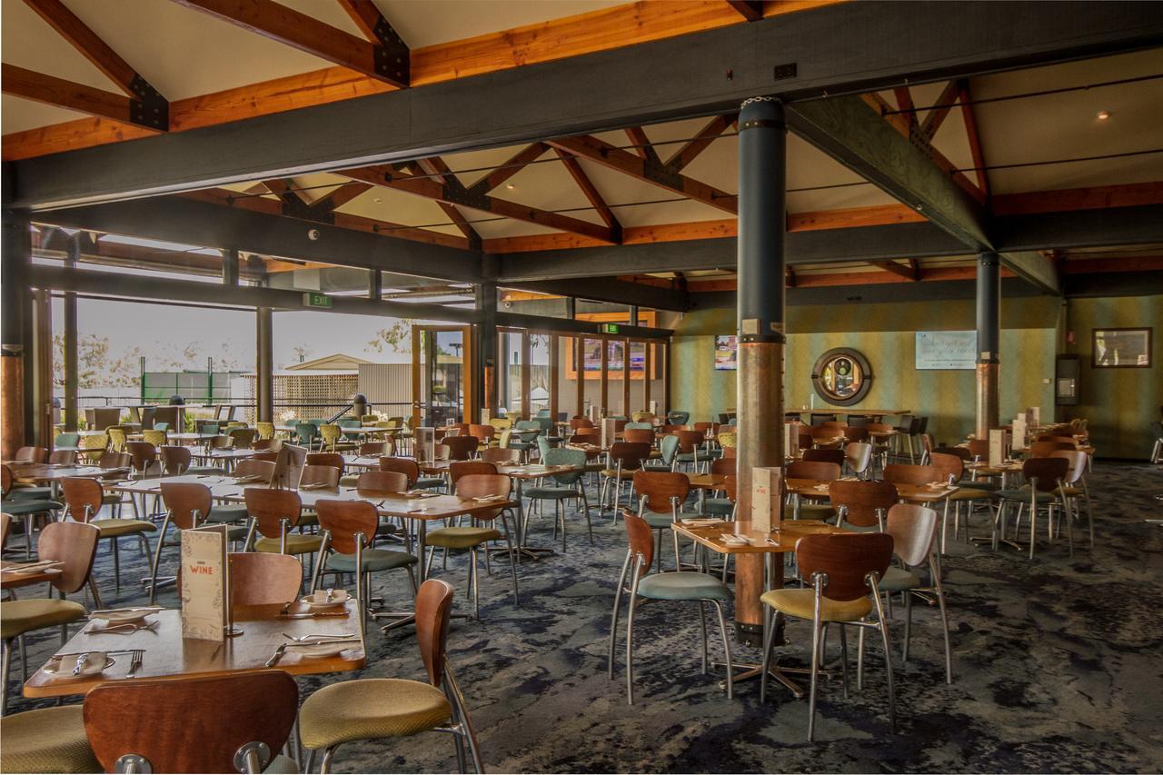 Pretoria Hotel Манъм Екстериор снимка